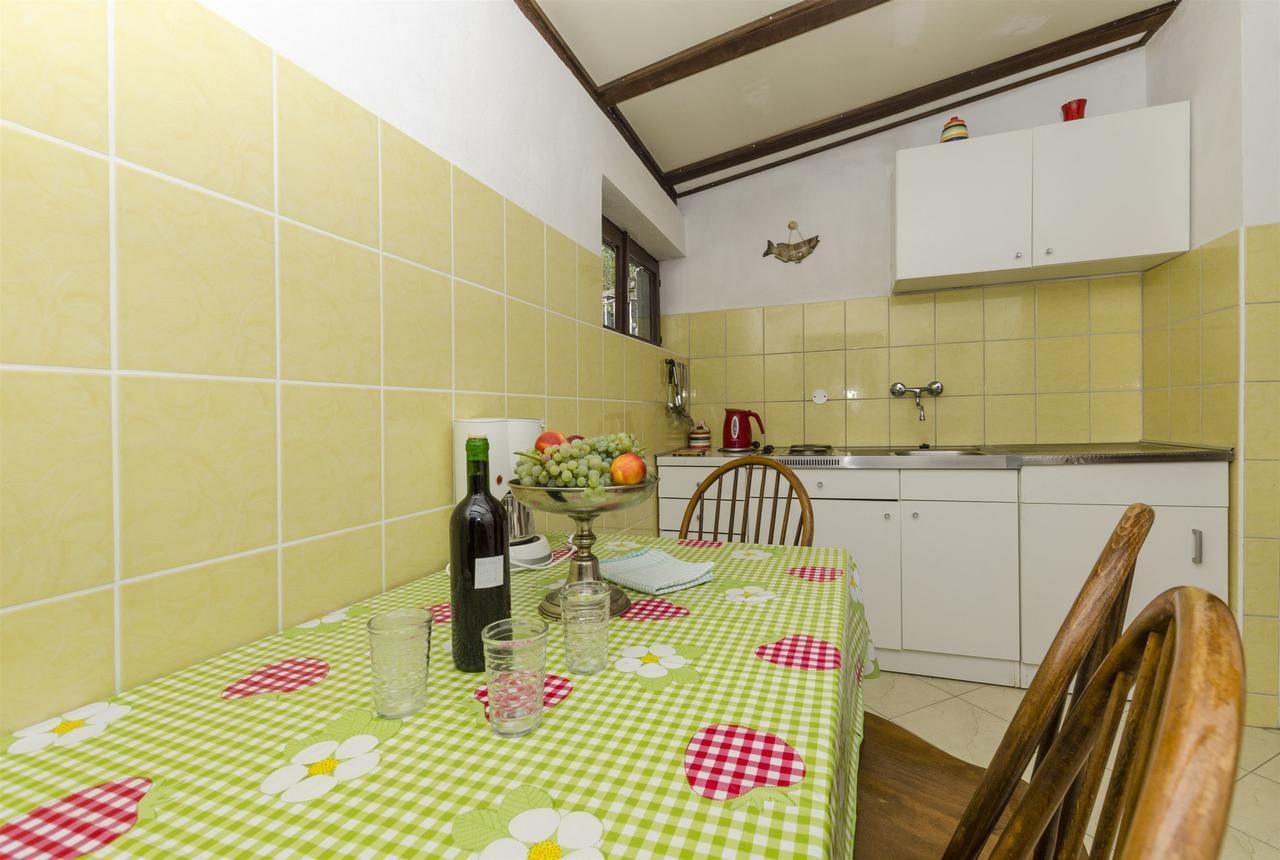 Apartment Boris Gornja Brela Buitenkant foto